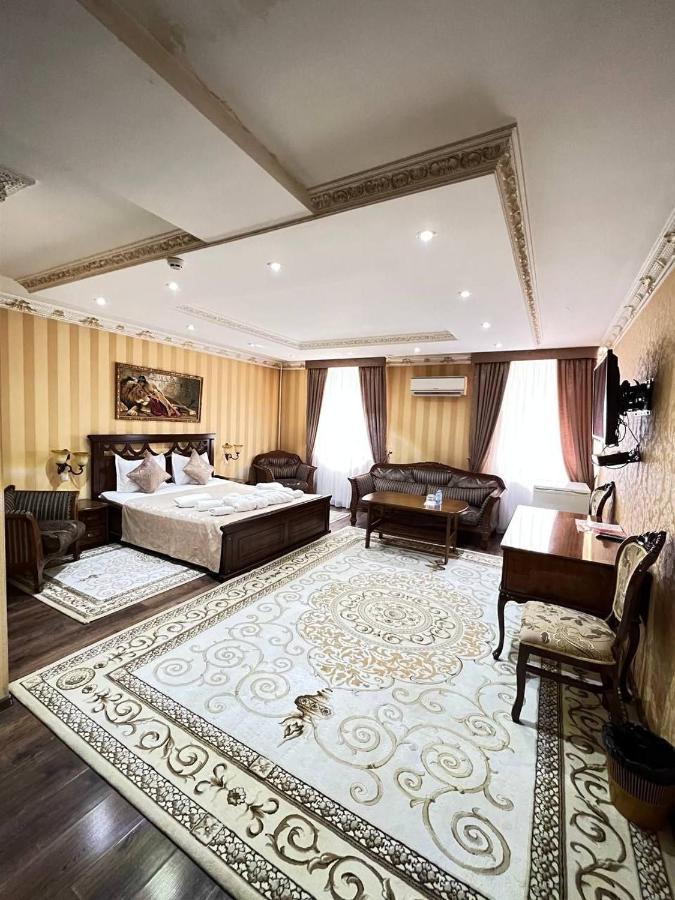 Hotel Papillon Tashkent Esterno foto