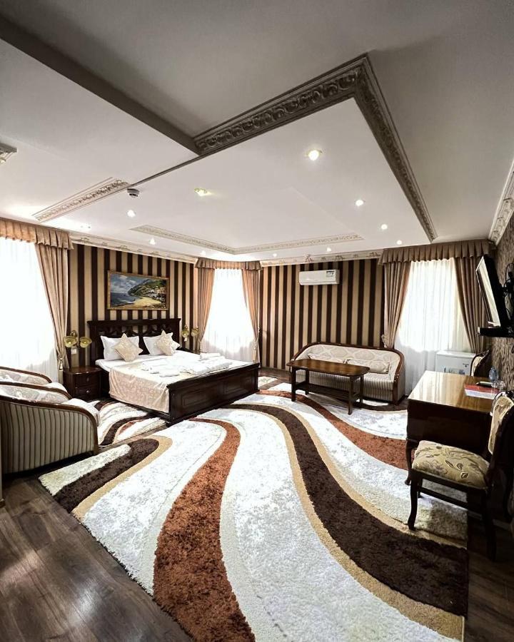 Hotel Papillon Tashkent Esterno foto