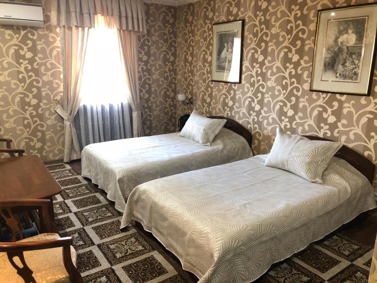 Hotel Papillon Tashkent Esterno foto