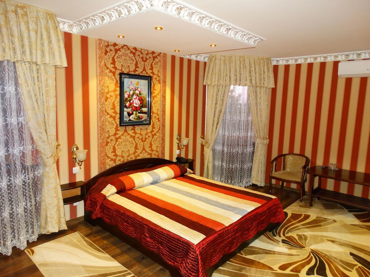 Hotel Papillon Tashkent Esterno foto