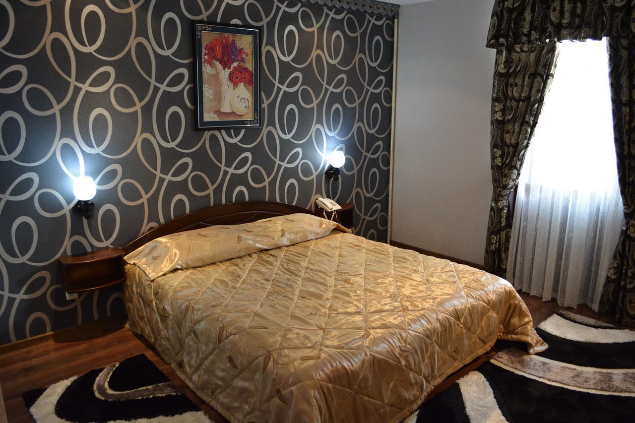 Hotel Papillon Tashkent Esterno foto